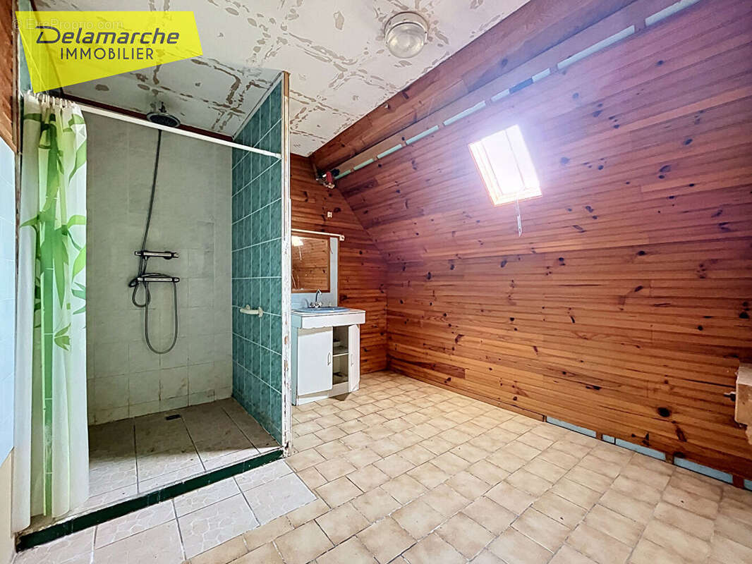 Grande maison en pierres à rénover avec dépendances à JUILLEY (50220) - photo 6