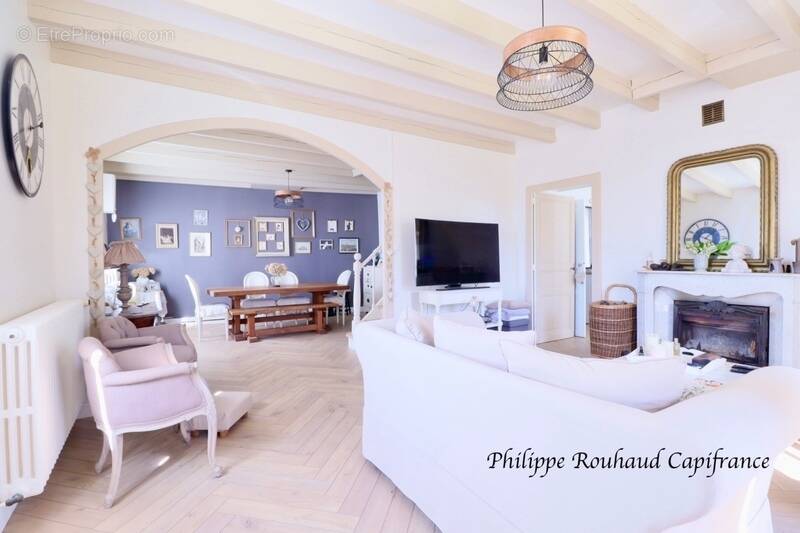 Maison à LOGE-FOUGEREUSE