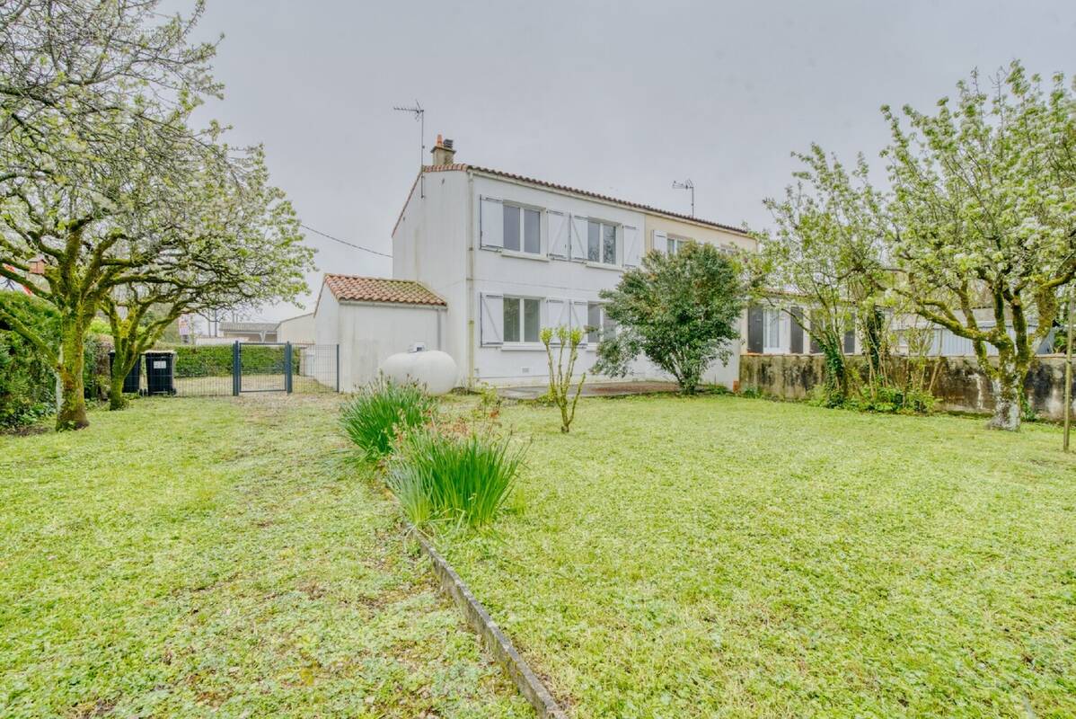 Maison à SURGERES