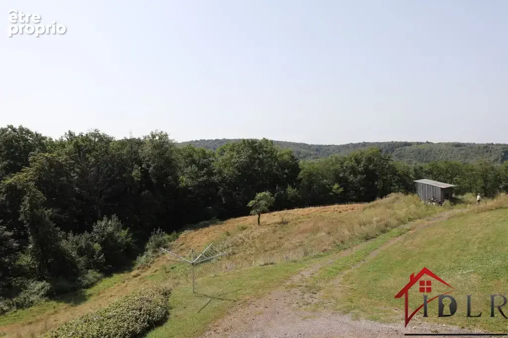 Propriété avec plan d'eau et vaste terrain   secteur La Chap - photo 2