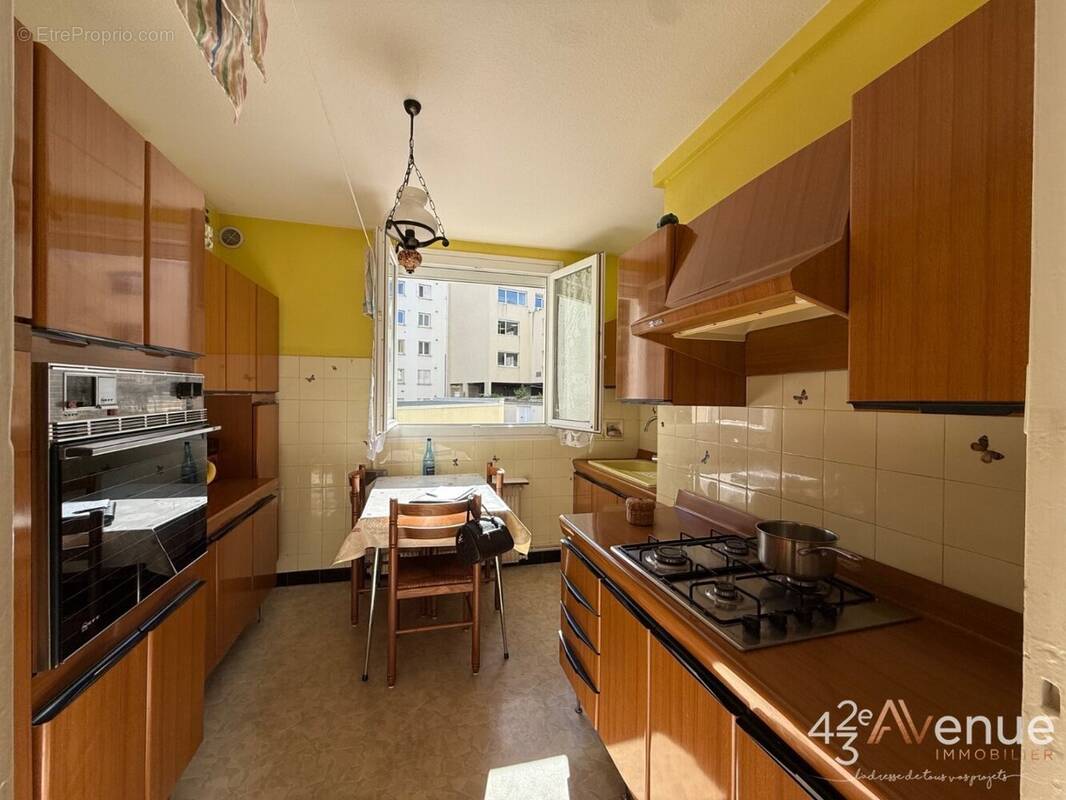 Appartement à SAINT-ETIENNE