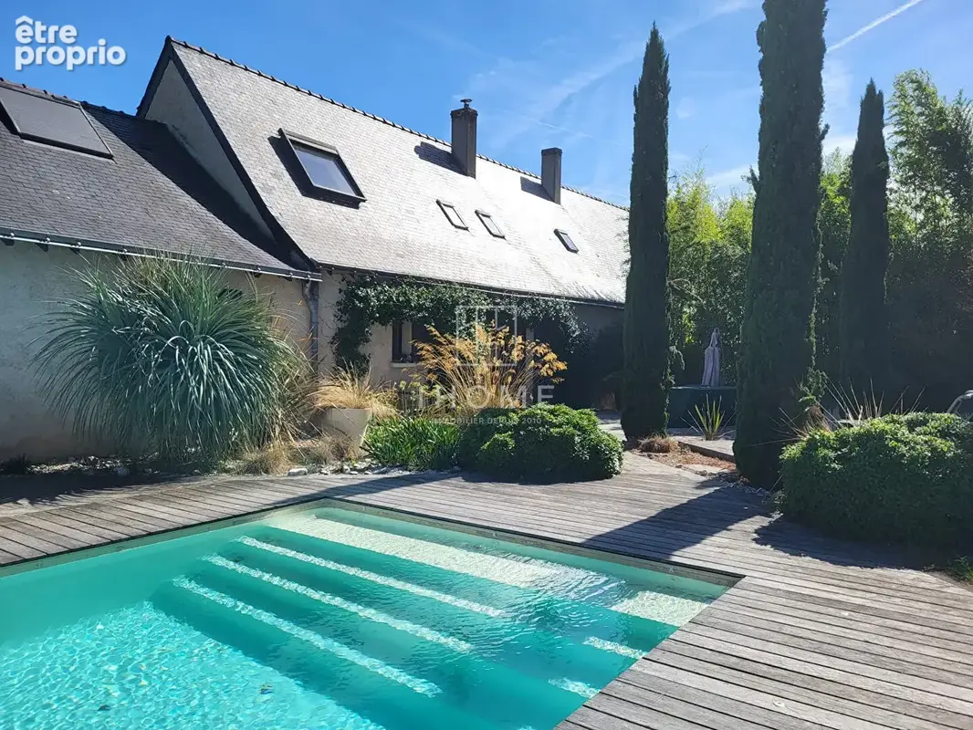 Photo Maison à Saint-Georges-Sur-Loire au prix de 510 000€