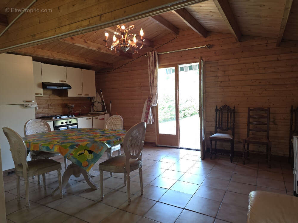 Terrain de loisirs à Longpré-Les-Corps-Saints avec chalets et plan d'eau privé ! - photo 6