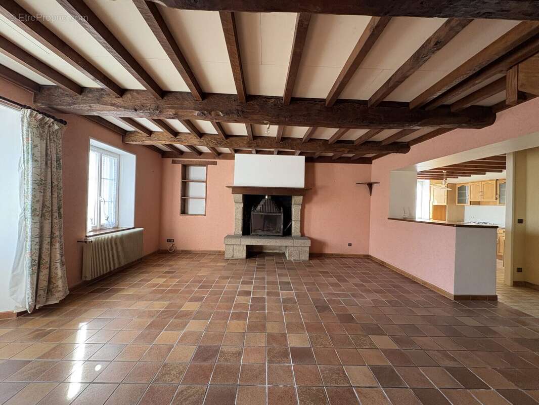 Maison à SAINT-PLANCHERS