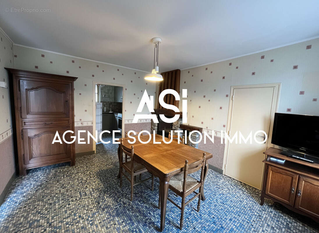 Maison de bourg de 216m²  sur un terrain de 1924m² proche de Villaines la Juhel - photo 4