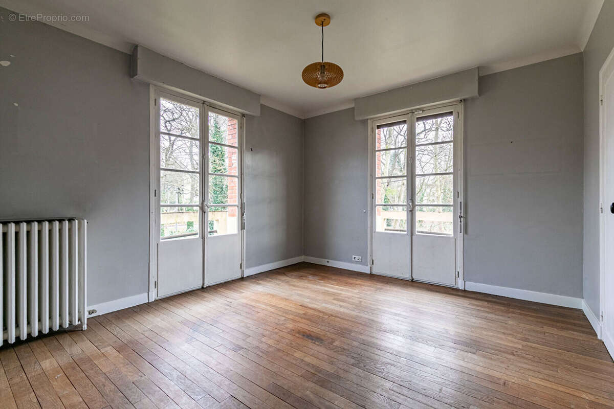 Maison - Maisons-Laffitte - 5 pièces - 3 chambres - photo 4