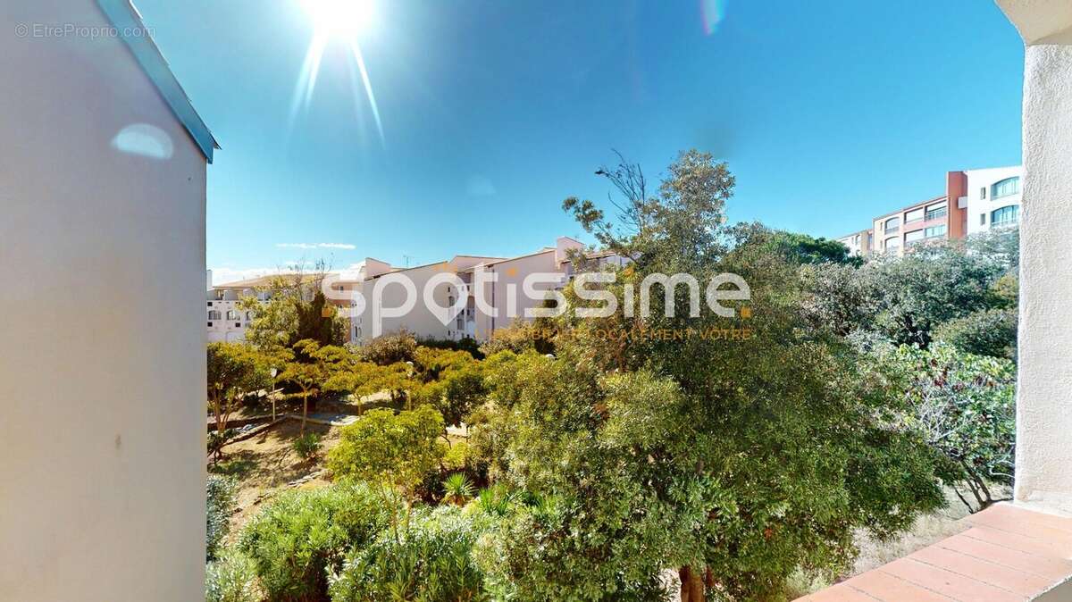 Studio avec balcon, exposition sud-ouest et parking privatif  Cap d'Agde, Centre-Port - photo 8