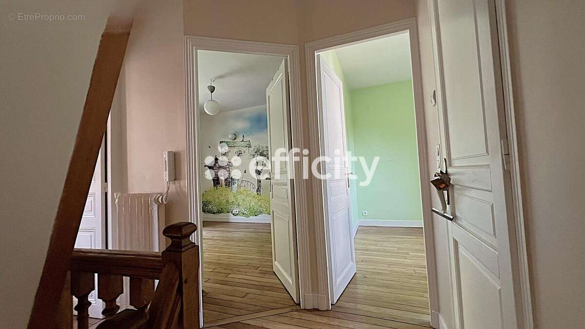 Maison à LE PERREUX-SUR-MARNE