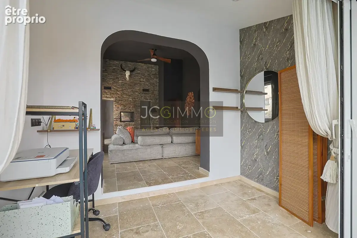 Une villa de plain-pied T5 avec piscine et garage ! - photo 9