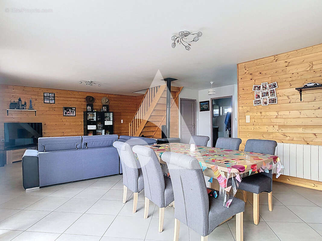 Appartement à LARAJASSE