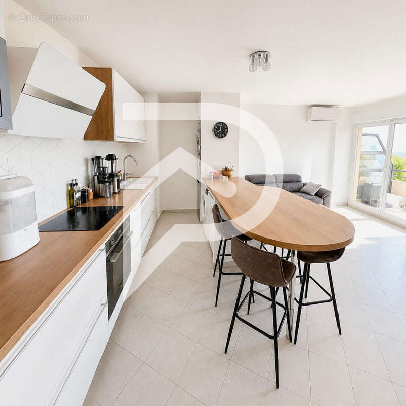 Appartement T3 lumineux avec vue mer,terrasse et box. - photo 2