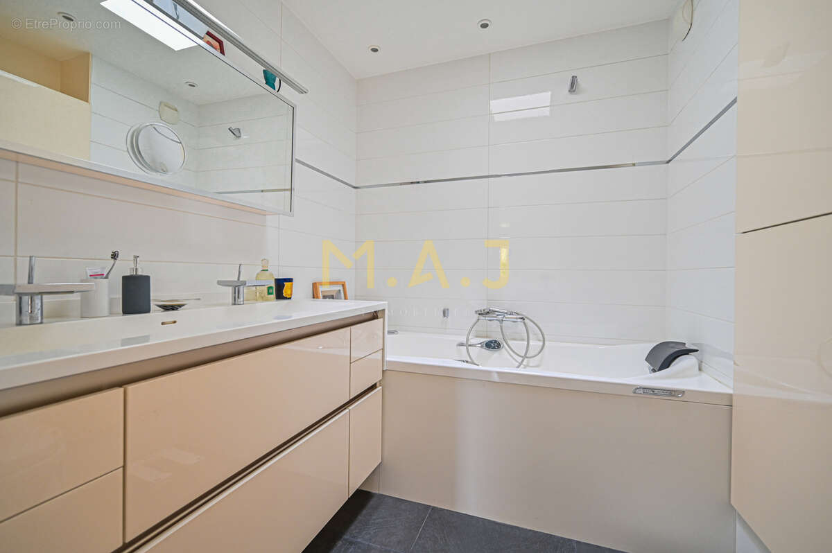 Appartement à LE PERREUX-SUR-MARNE