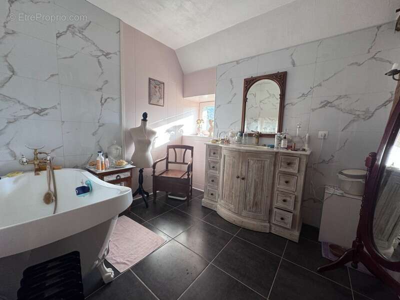 Maison à MARCE-SUR-ESVES