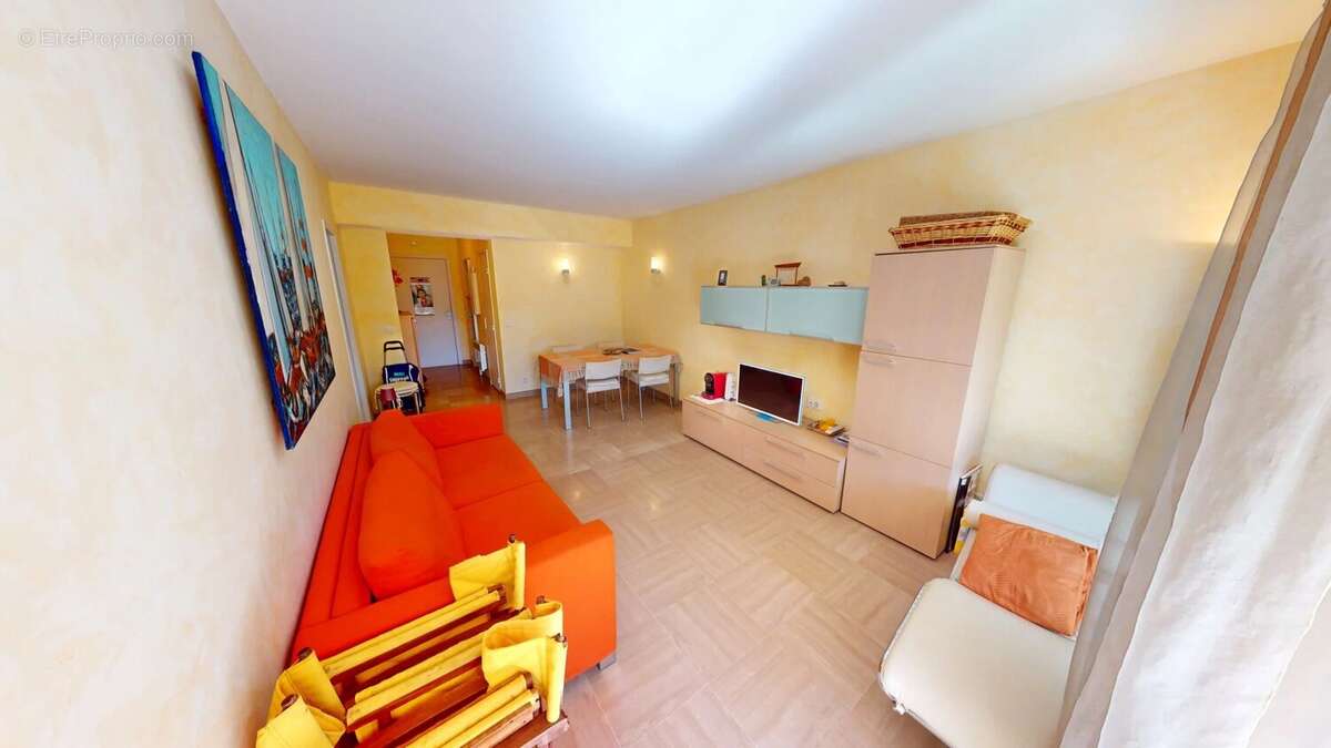 Appartement à VILLENEUVE-LOUBET