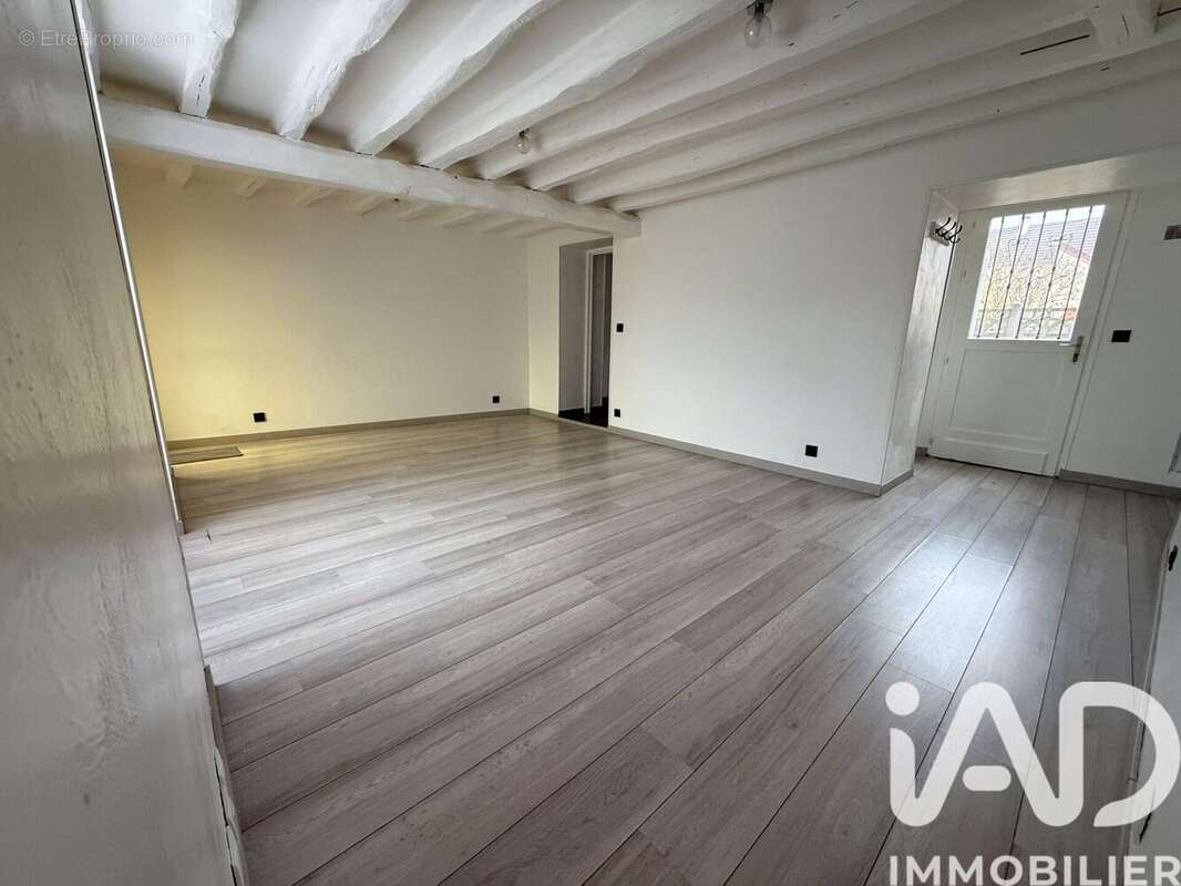 Photo 3 - Maison à LE COUDRAY-MONTCEAUX