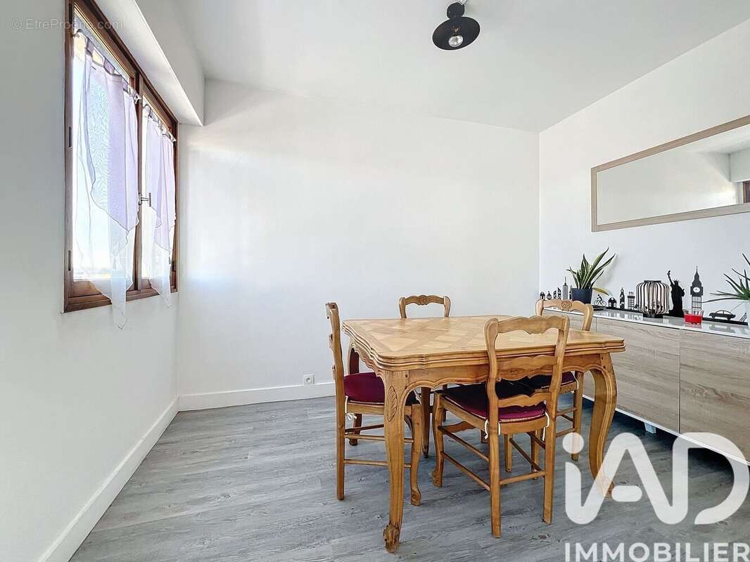 Photo 4 - Appartement à LE PLESSIS-BOUCHARD