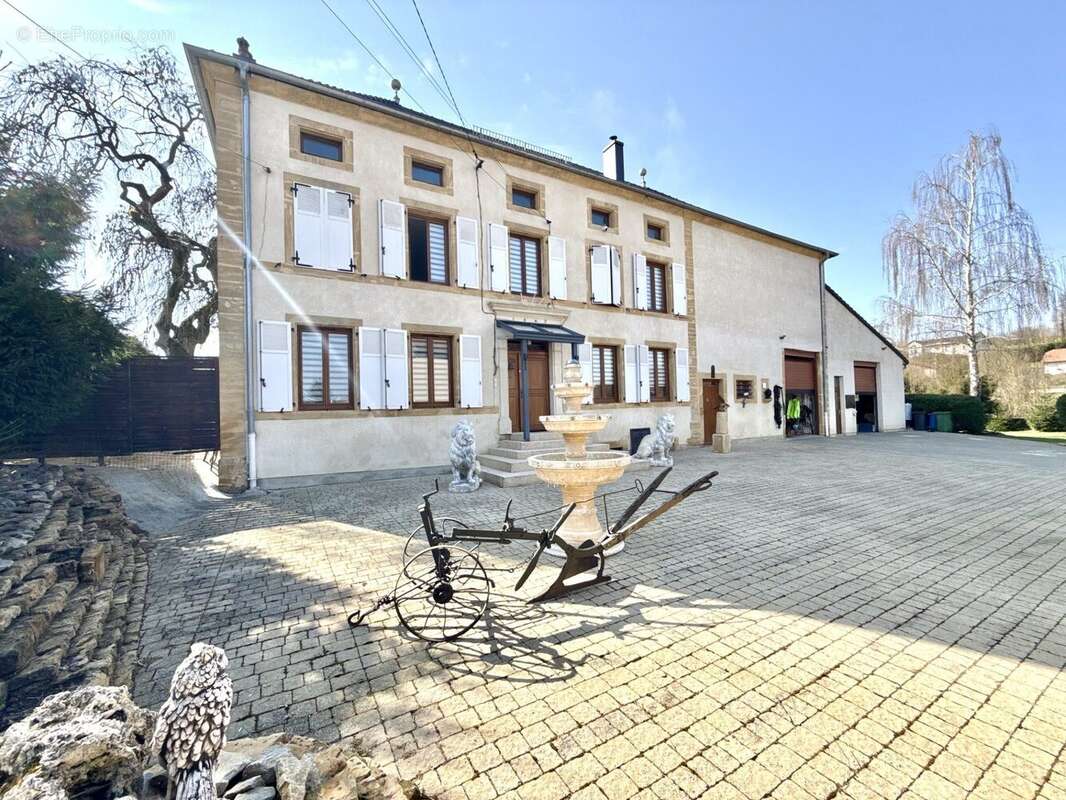 Maison à SERROUVILLE