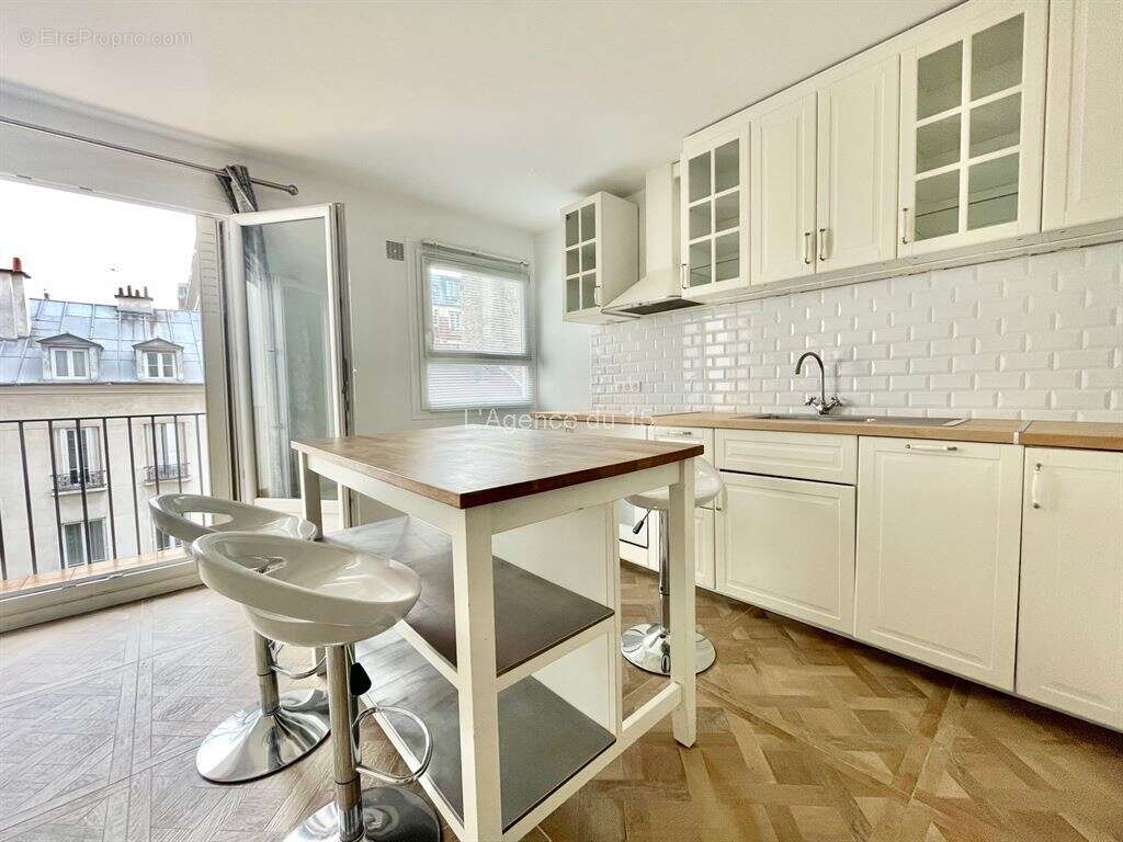 Appartement à PARIS-15E