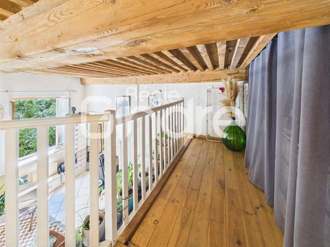 Vente - Appartement - 2 pièces + cuisine - 35 m² - 198 000 € - - photo 6