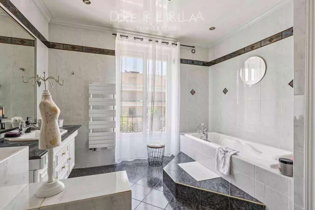 Maison à SAINT-MAUR-DES-FOSSES