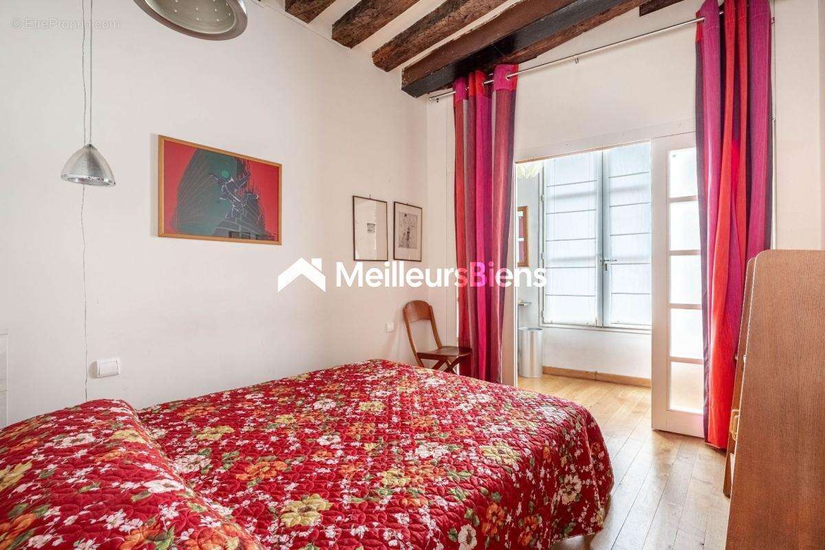 Appartement à PARIS-4E