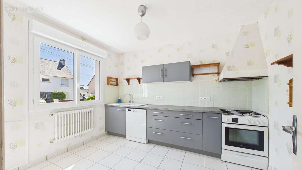 Maison 128 m² à Le Relecq-Kerhuon  - photo 3