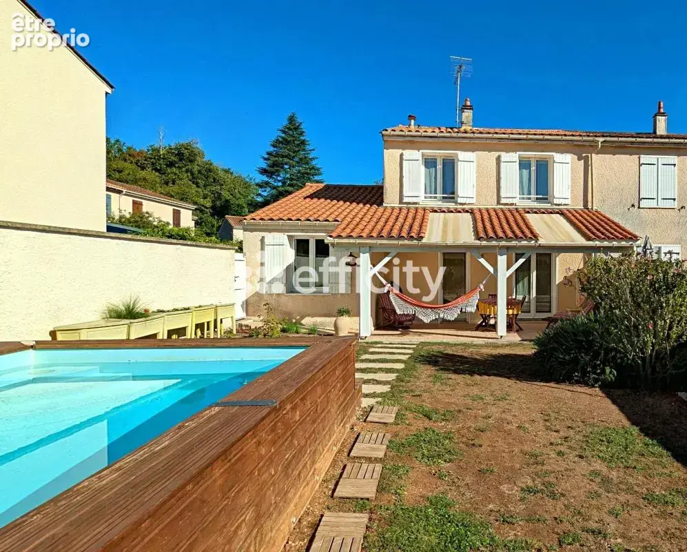 Maison à SAINT-YRIEIX-SUR-CHARENTE