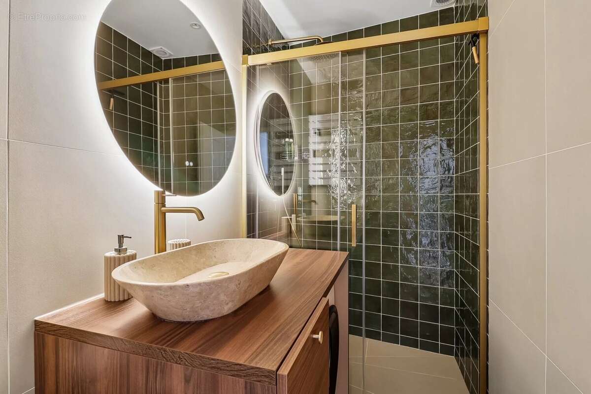 Appartement à PARIS-11E