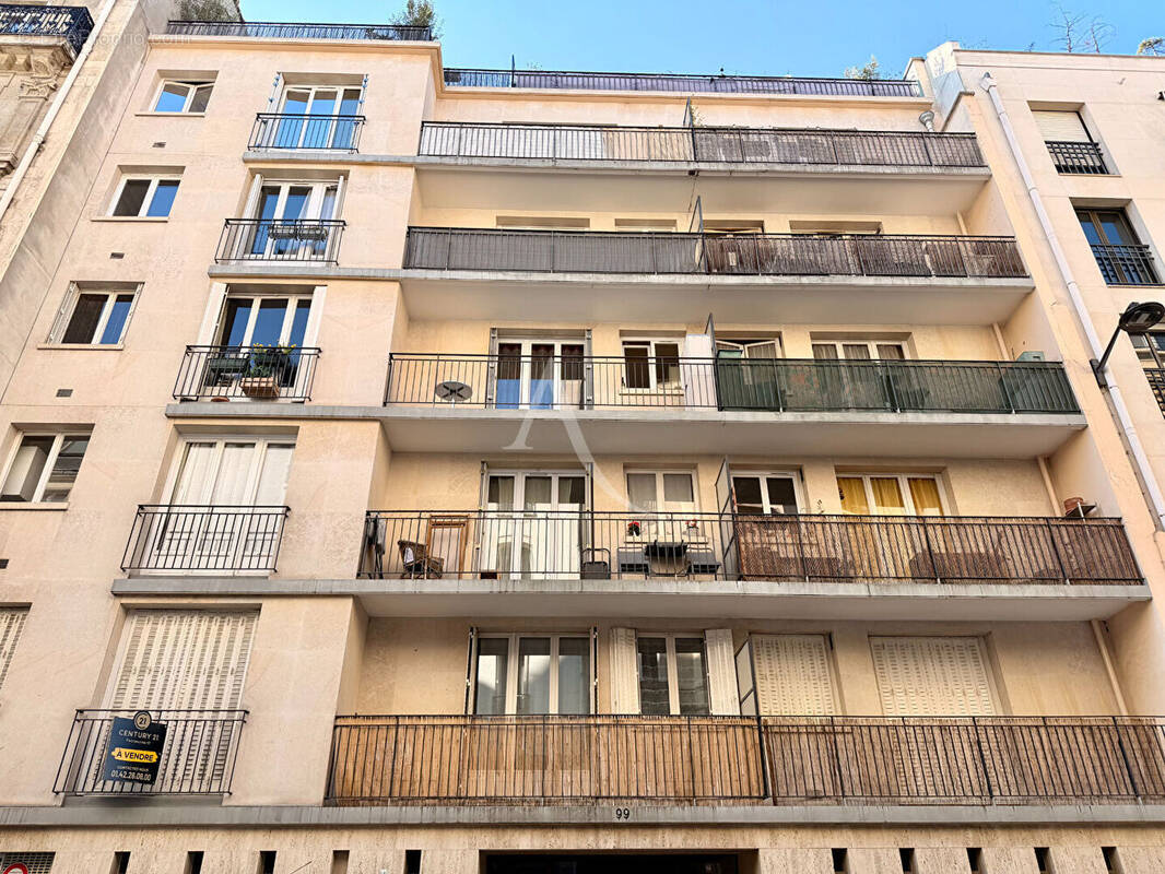 Appartement à PARIS-17E