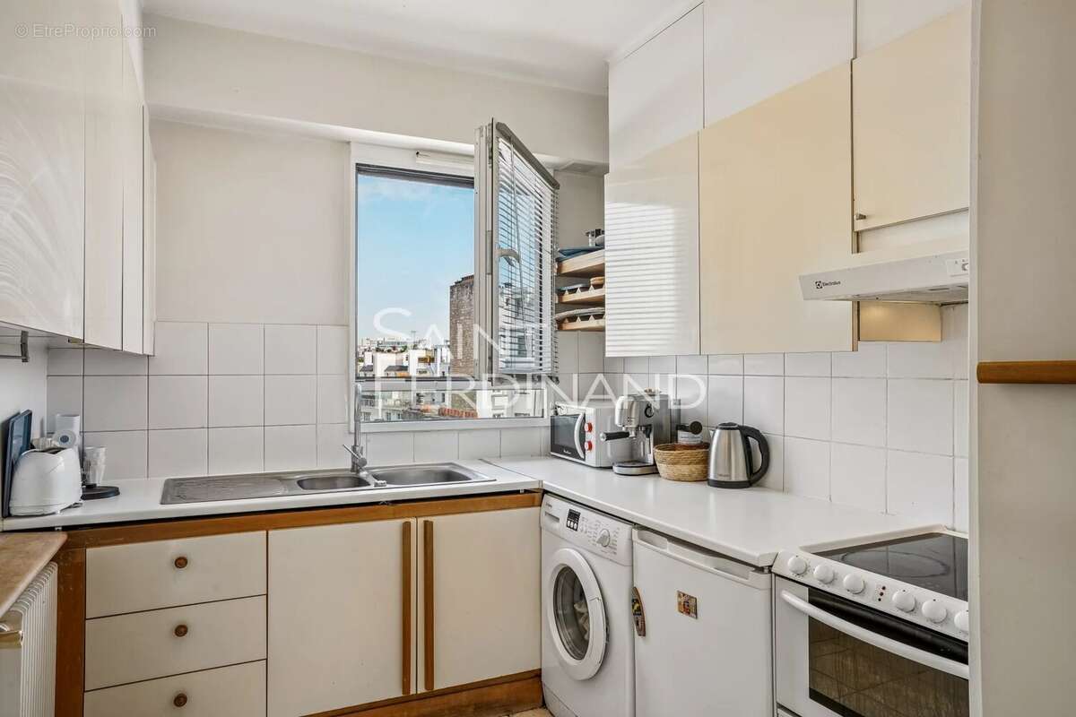 Appartement à NEUILLY-SUR-SEINE
