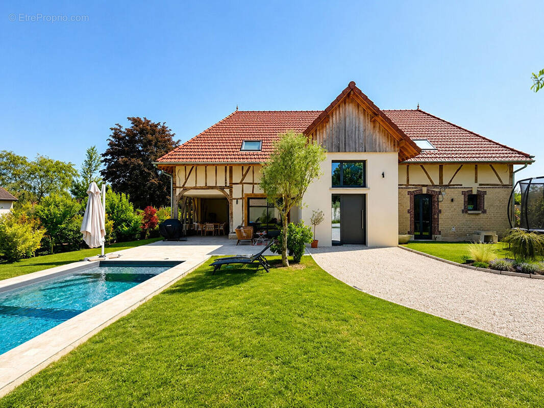 Maison à SAINTE-SAVINE