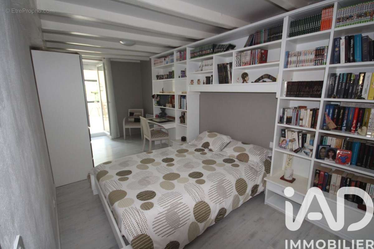 Photo 8