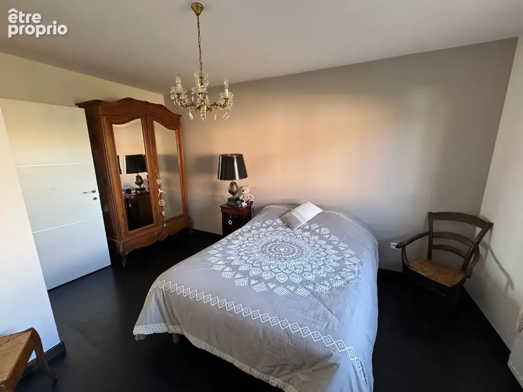 Courlaoux - Pavillon de plain-pied - 85 m² - 3 chambres - Piscine - photo 4