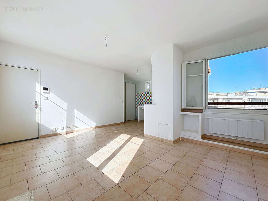 Appartement à MARSEILLE-4E