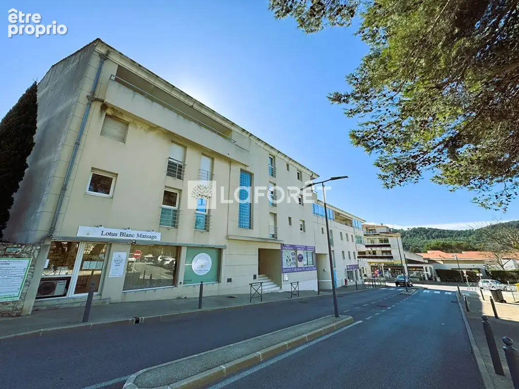Appartement à ROQUEFORT-LA-BEDOULE