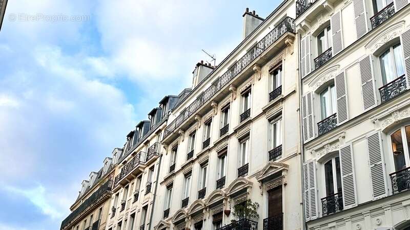 Appartement à PARIS-17E