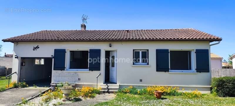 Maison à JONZAC
