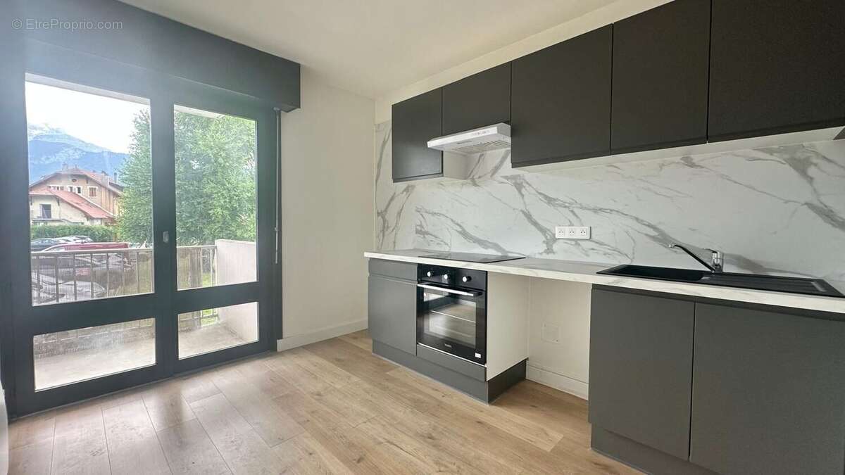 Appartement 58 m² à Saint-Jorioz  - photo 2