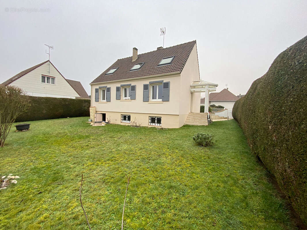 Maison à LE MESNIL-EN-THELLE