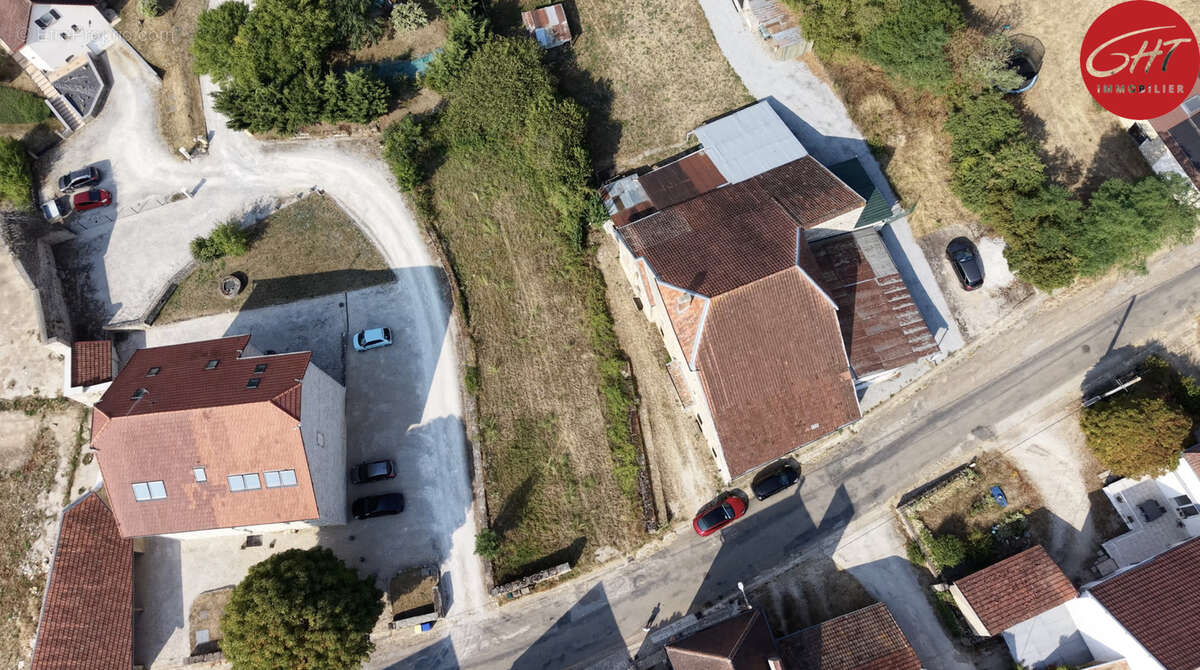Terrain constructible plat - Hors lotissement - photo 5