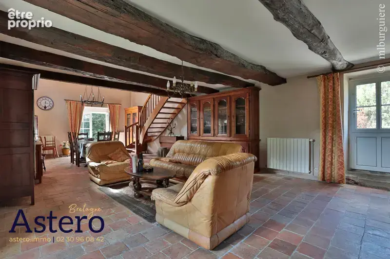 Languidic-longere-dependances-puit-207m²-quatre chambres - photo 5