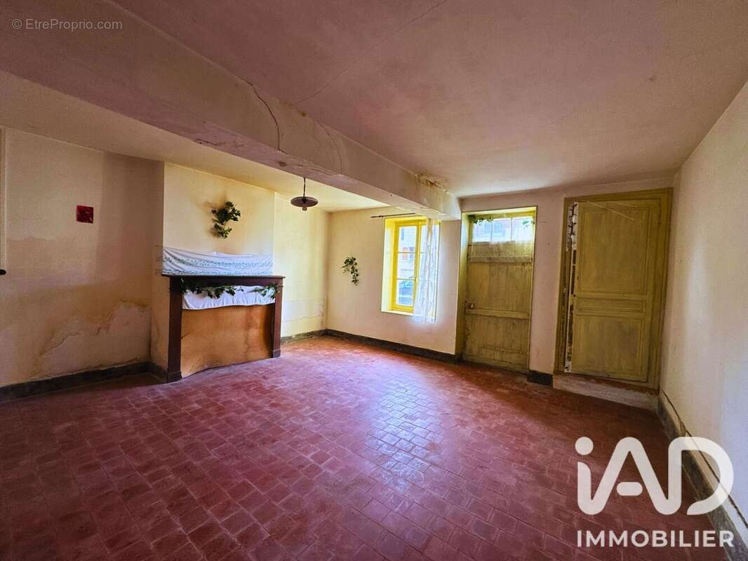 Maison 113 m² à Alligny-Cosne  - photo 7