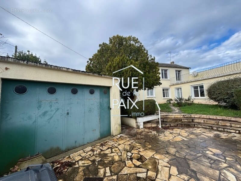 Maison à ASSAIS-LES-JUMEAUX