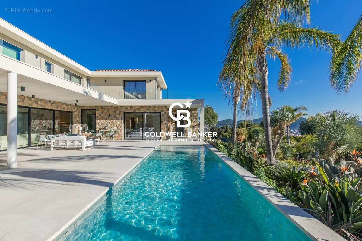 Maison à CARQUEIRANNE