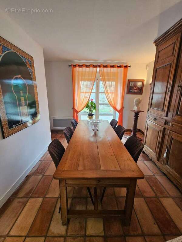 Maison à LINARDS