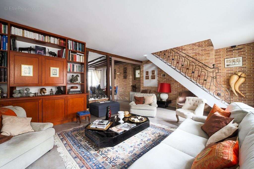Appartement à PARIS-17E