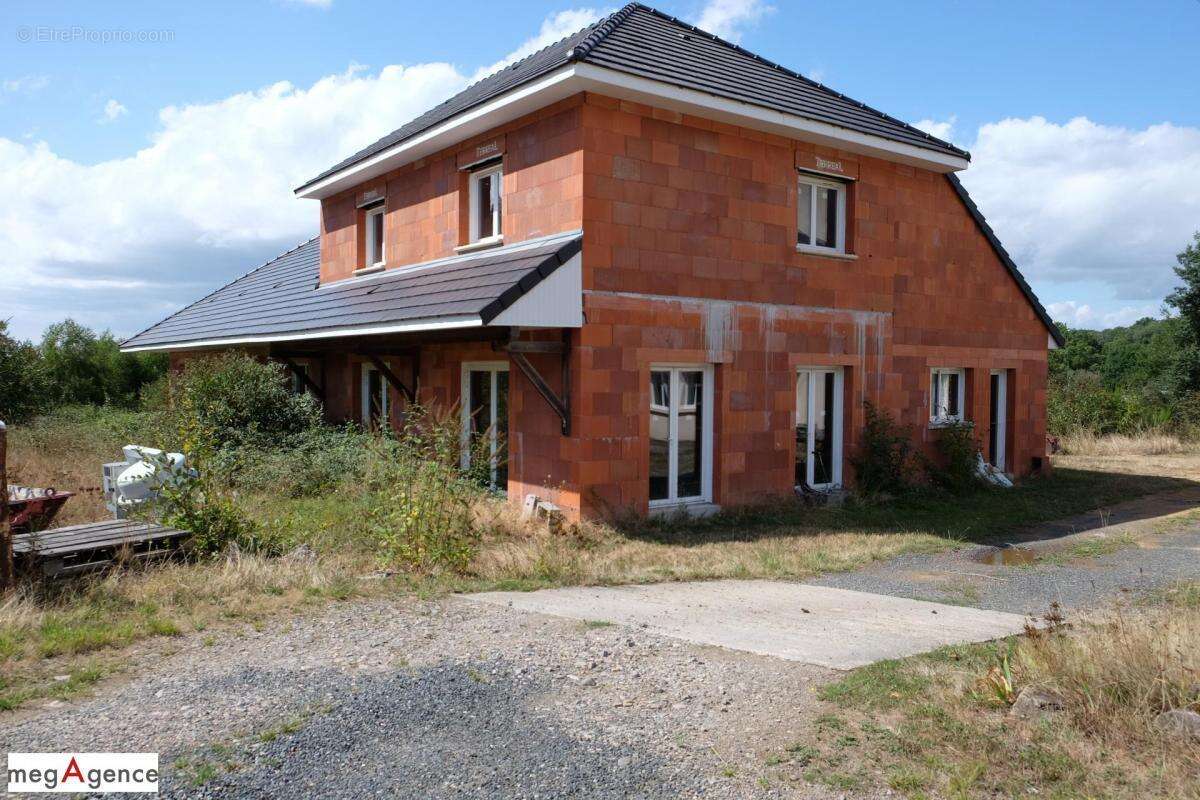 Appartement à SAINT-GERMAIN-LES-VERGNES