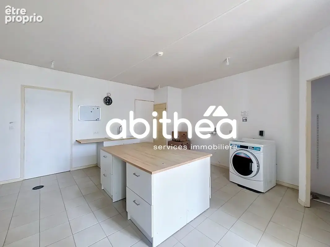Demeure  707m2  11 chambres suites  chai  dependances  5.5 ha2 - photo 19