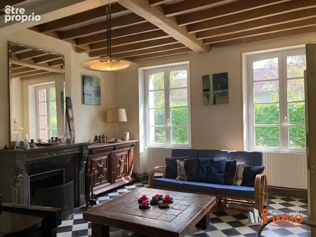 Beaucoup de charme pour cette maison bourgeoise rénovée. - photo 3