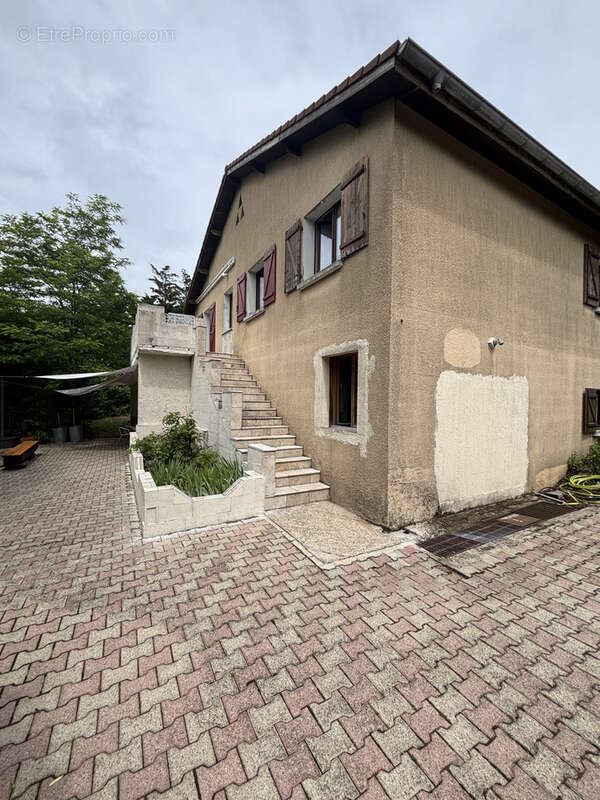 À VENDRE   Maison avec vue exceptionnelle sur plus de 3 400 m2 de terrain   Parc naturel régional du Pilat - photo 2